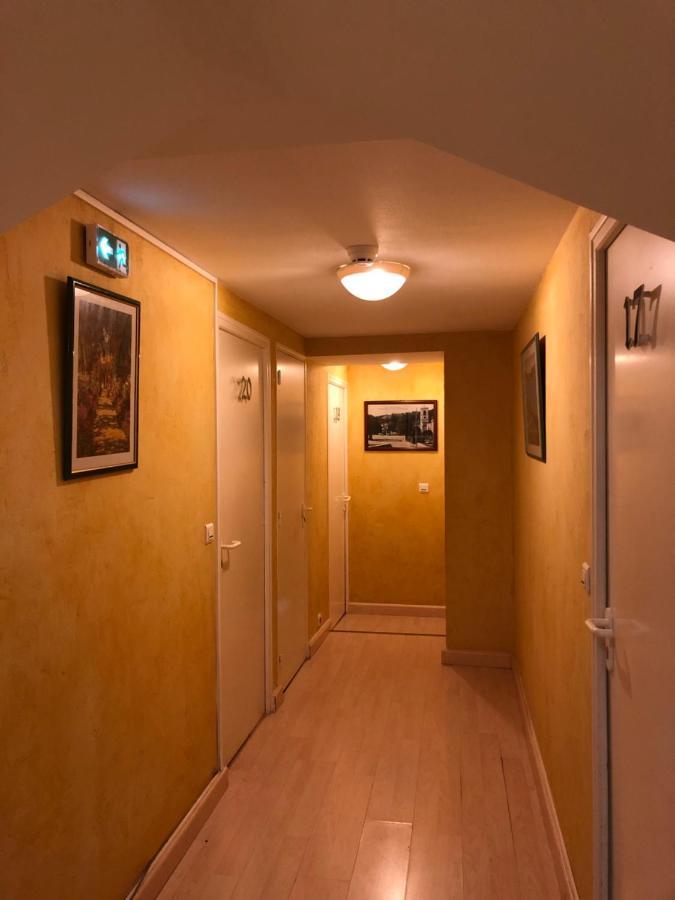 Hostellerie Au Rendez-Vous Des Amis 肖蒙 外观 照片