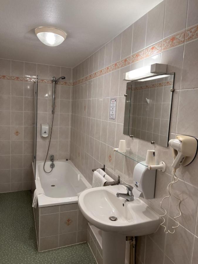 Hostellerie Au Rendez-Vous Des Amis 肖蒙 外观 照片