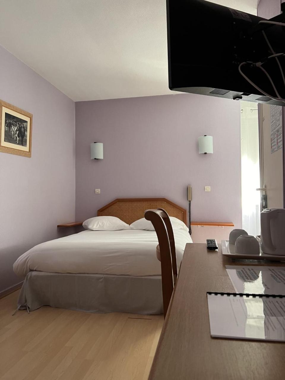 Hostellerie Au Rendez-Vous Des Amis 肖蒙 外观 照片