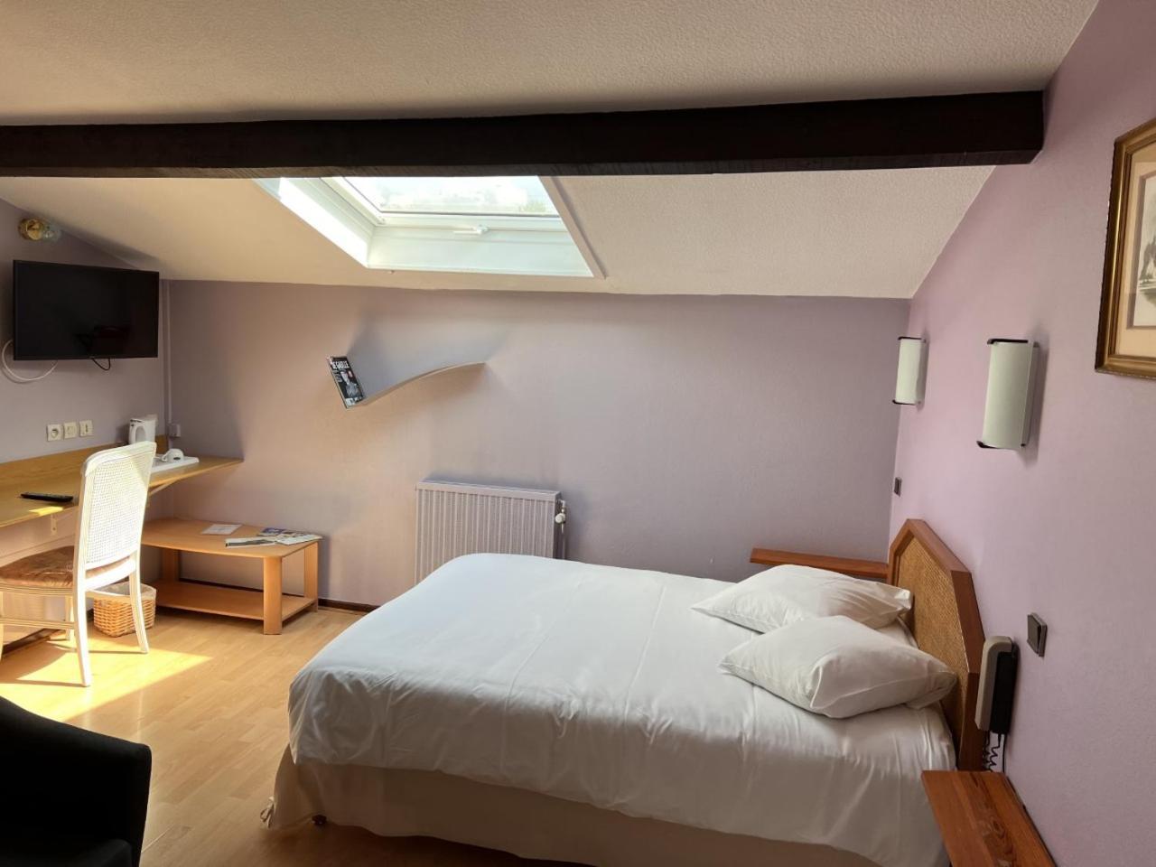 Hostellerie Au Rendez-Vous Des Amis 肖蒙 外观 照片