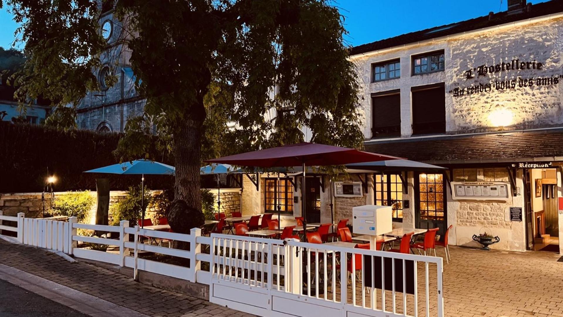 Hostellerie Au Rendez-Vous Des Amis 肖蒙 外观 照片